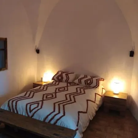 De La Louverie Vila Mostuéjouls