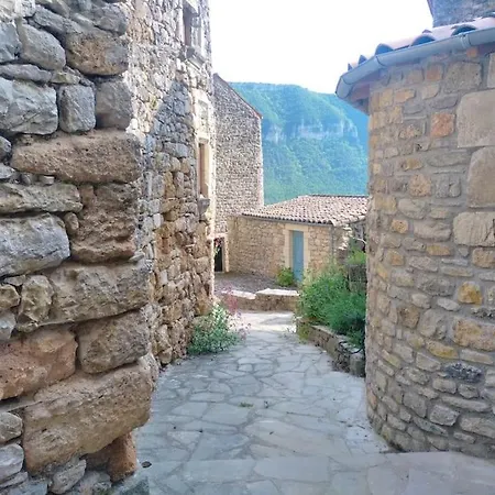 Villa De La Louverie