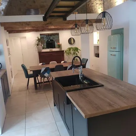Villa De La Louverie *